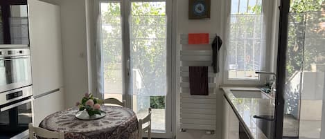 Microwave, oven, stovetop, dishwasher