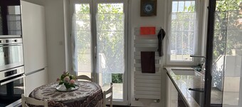 Large apartment 300m from Passerelle des 3 Pays, with balcony, garden, quiet location
