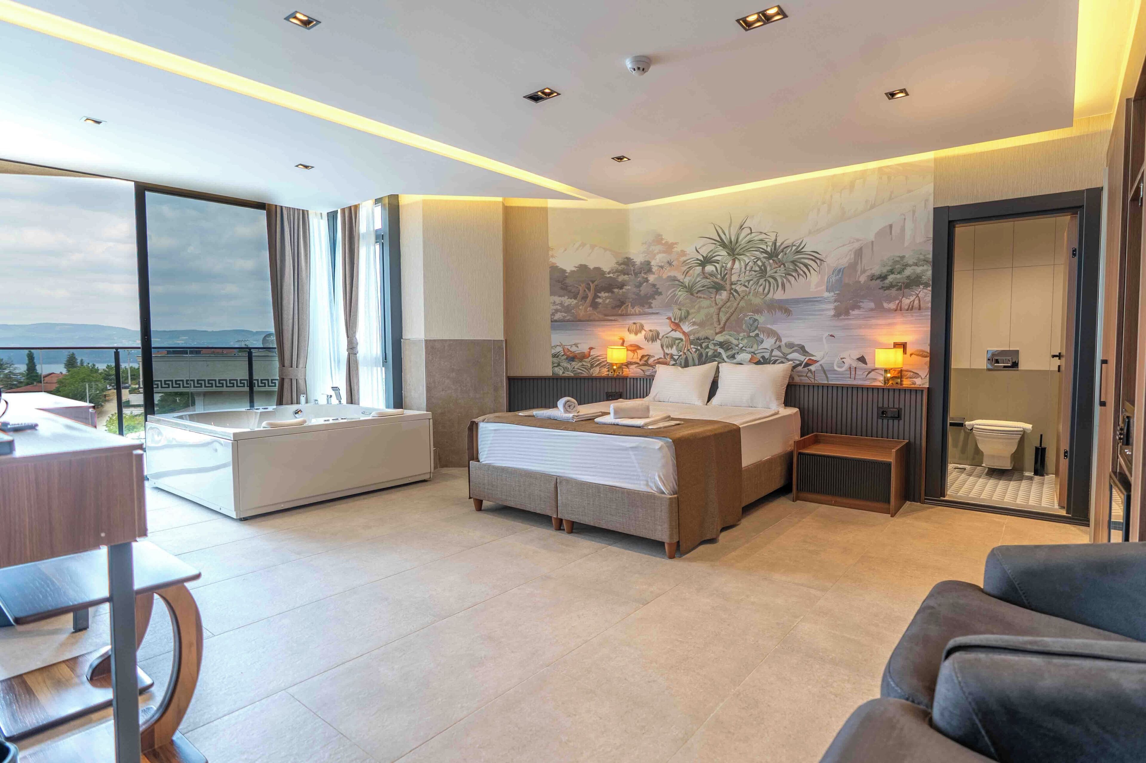 Deluxe Double Room, Balcony, Lake View | Desk, laptop workspace, free WiFi