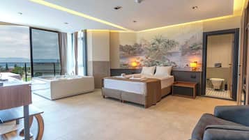 Deluxe Double Room, Balcony, Lake View | Desk, laptop workspace, free WiFi