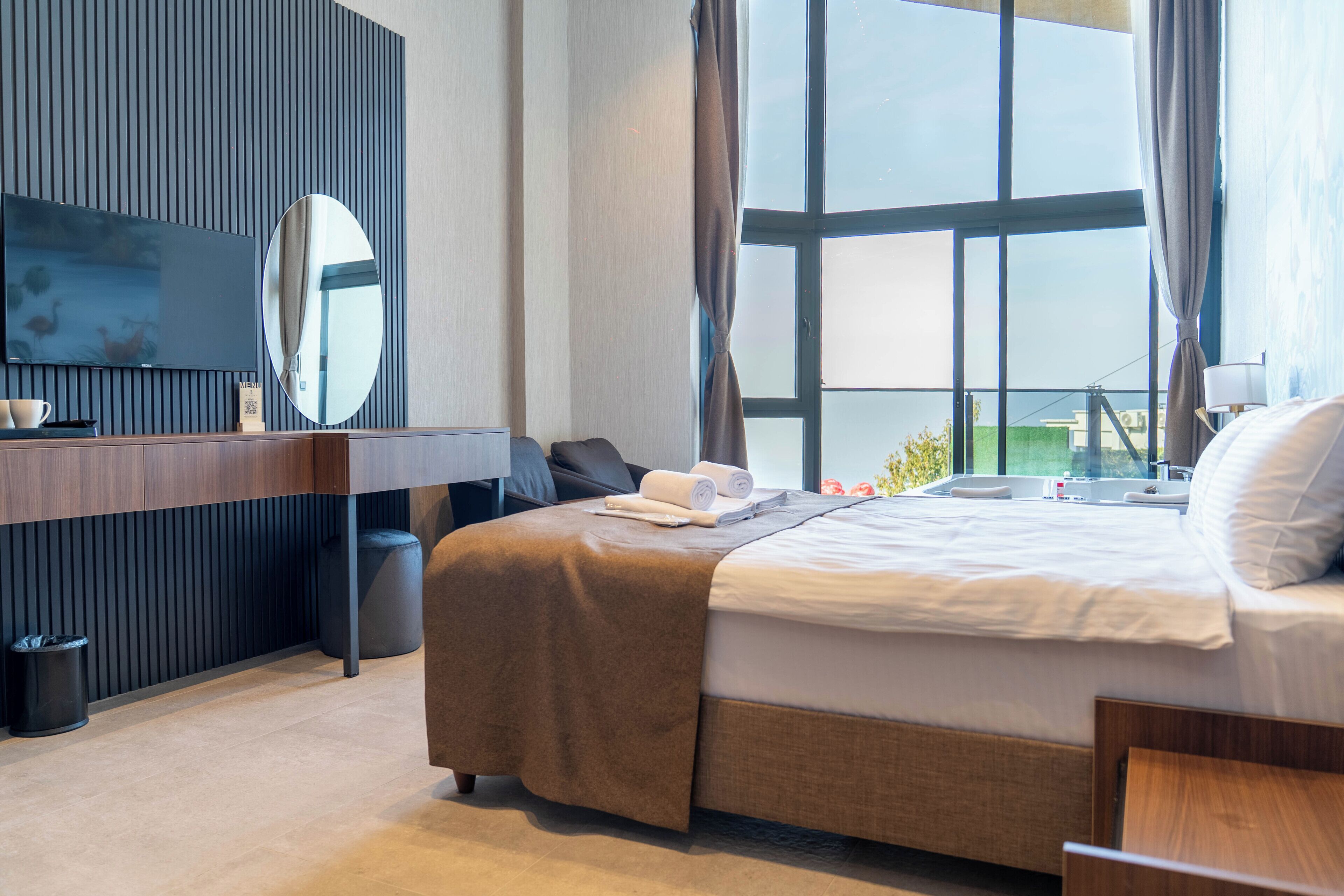 Rom – comfort, balkong | Skrivebord, skrivebord for bærbar PC og wi-fi (inkludert)