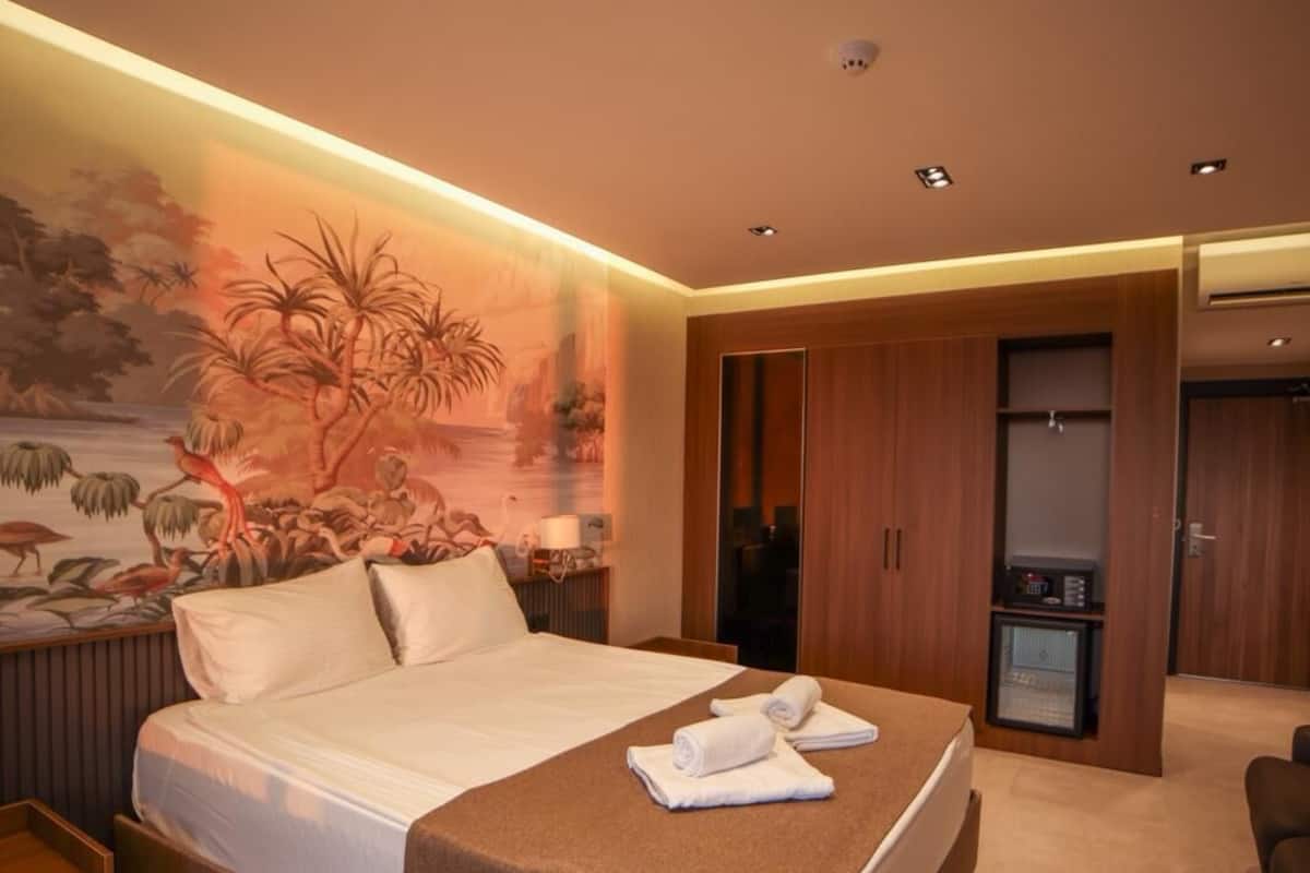Comfort Room, Balcony | Desk, laptop workspace, free WiFi