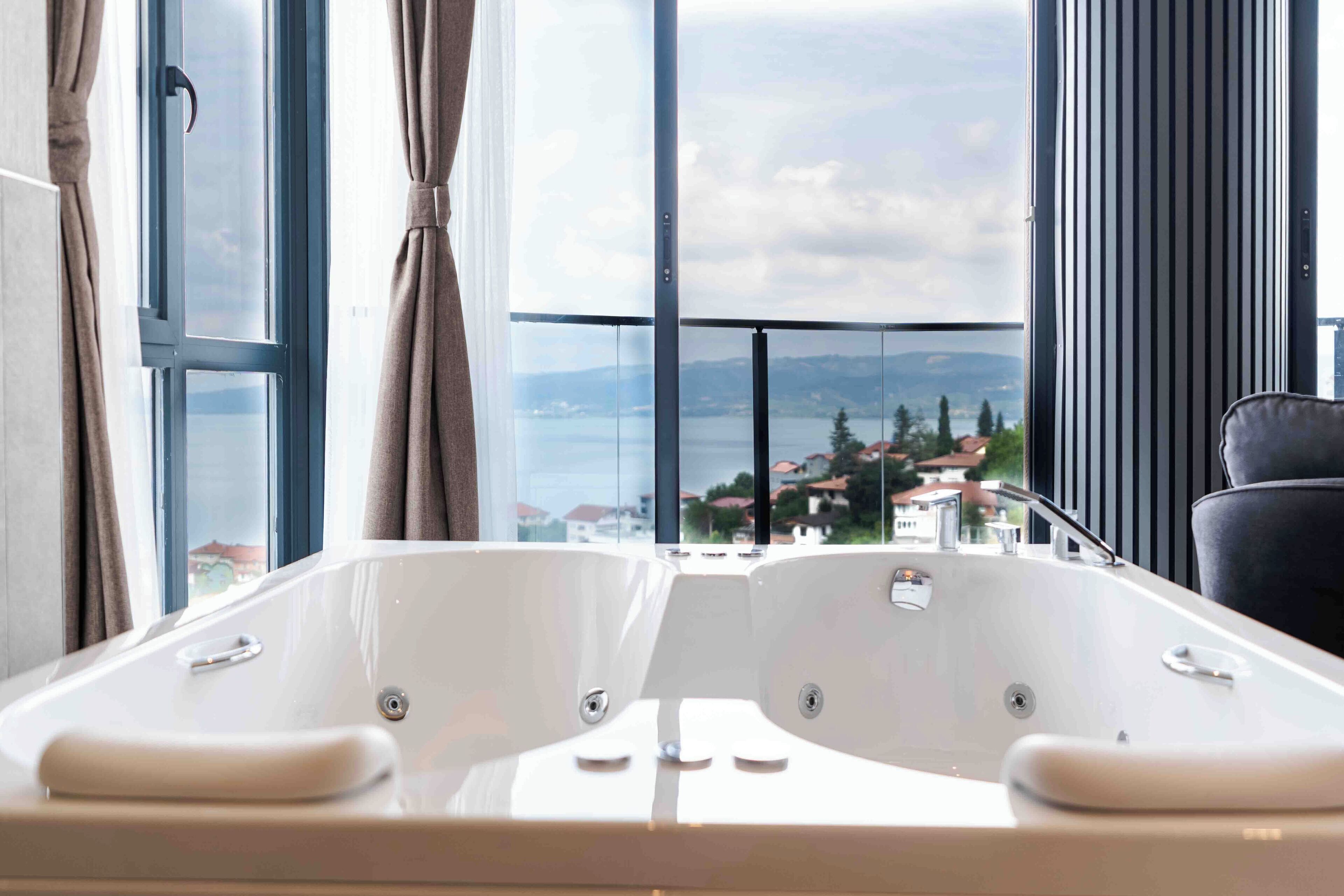 Junior Room, 1 Double Bed, Balcony, Lake View | Desk, laptop workspace, free WiFi