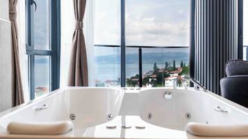 Junior Room, 1 Double Bed, Balcony, Lake View | Desk, laptop workspace, free WiFi
