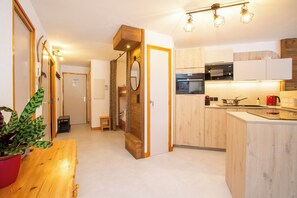 Fridge, microwave, dishwasher, electric kettle