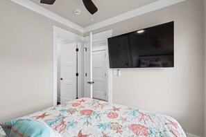 10 bedrooms, free WiFi, bed sheets, wheelchair access