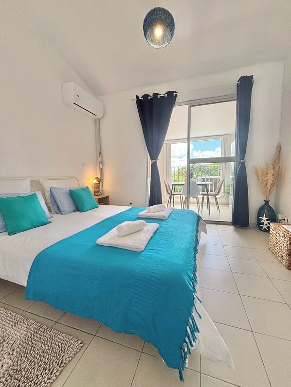 1 habitación, tabla de planchar con plancha, cuna de viaje y wifi 