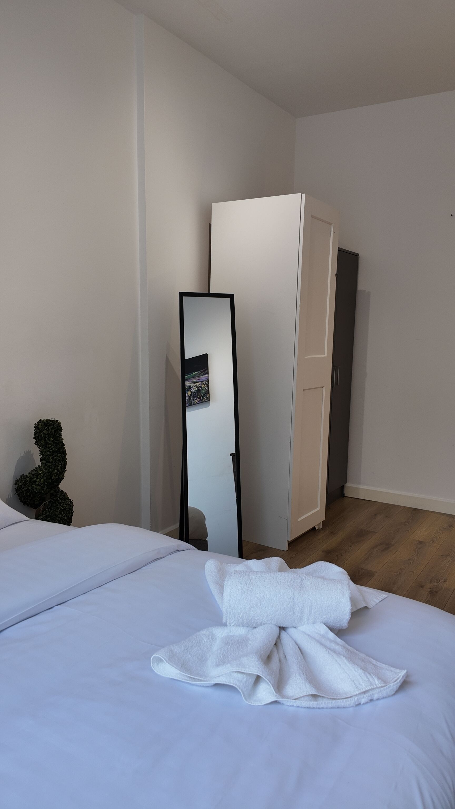 2 bedrooms, WiFi, bed sheets