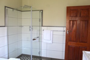 Deluxe Apartment | Bathroom - Staybridge Self Catering Apartments (Central Kalahari Game Reserve)