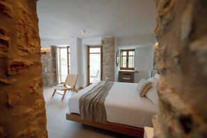 Suite, Sea View | In-room safe, soundproofing, iron/ironing board, free WiFi - Oceanis Suites Living Parga (Parga)