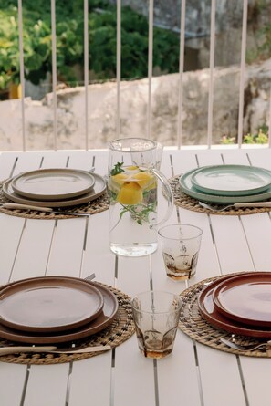 Suite, Sea View | In-room safe, soundproofing, iron/ironing board, free WiFi