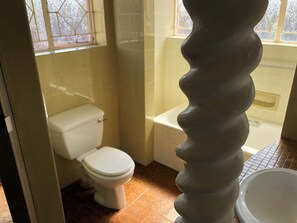 Classic Double Room | Bathroom | Shower, free toiletries, towels, soap