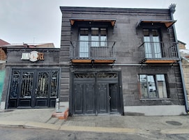 Fachada de la propiedad