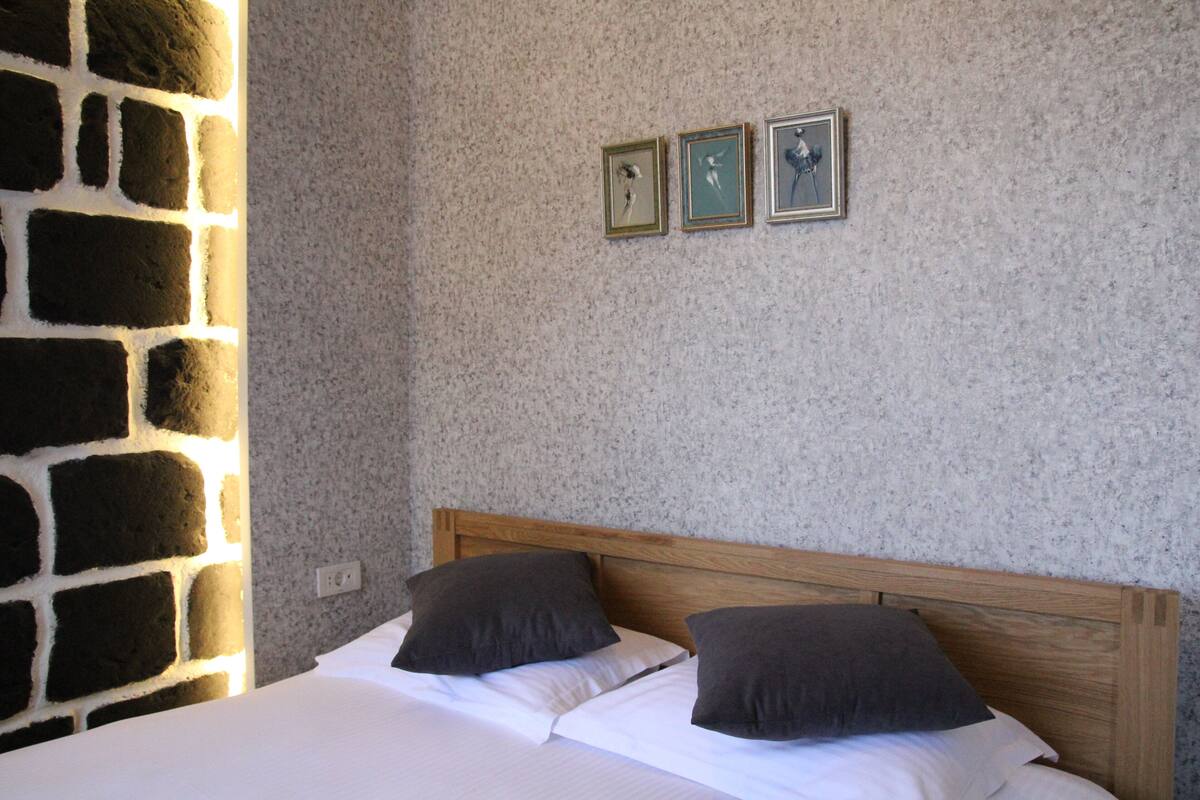 Basic Double Room, City View | Iron/ironing board, WiFi (free)