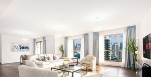 Apartment, Balkon, Stadtblick | Wohnbereich