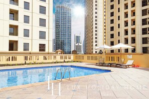 Outdoor pool - LUX The JBR Central Suite (Dubai)