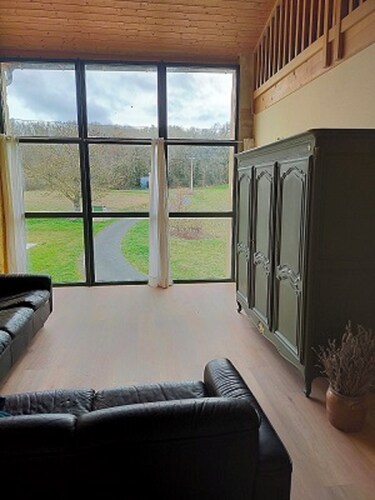 . Special PMR. Près d'un des plus beau villages de France. Vue. En pleine nature