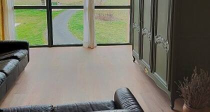 . Special PMR. PrĂšs d'un des plus beau villages de France. Vue. En pleine nature