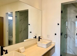 Hair dryer - Elegant Oceanview Apt Near DT (Cabo San Lucas)