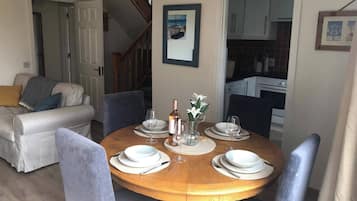 Villa, 3 Bedrooms, Accessible, Balcony | Dining room