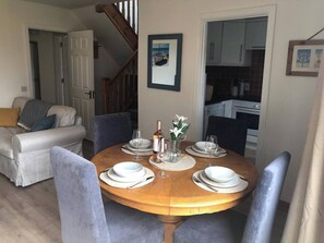 Villa, 3 Bedrooms, Accessible, Balcony | Dining room