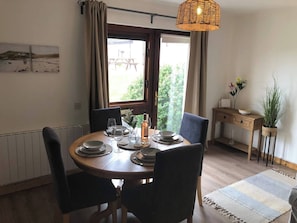 Villa, 3 Bedrooms, Accessible, Balcony | Dining room
