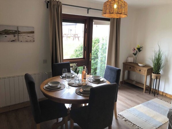 Villa, 3 Bedrooms, Accessible, Balcony | Dining room