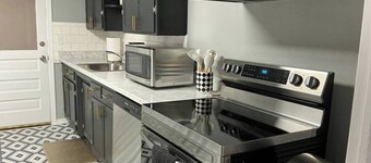 Modern Nest-Cozy 2 Bedroom, Modern Nest-Contemporary 2 Bedroom