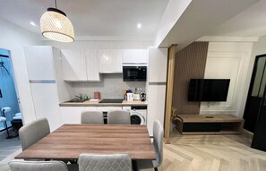 Fridge, microwave, oven, coffee/tea maker