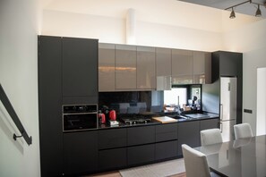 Microwave, oven, stovetop, dishwasher