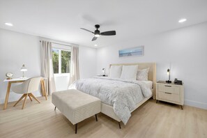 4 室のベッドルーム、WiFi (無料)、ベッドシーツ