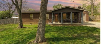 Bourbon Horses Serenity 3-2 Home Pets OK in The OLE KY HOME