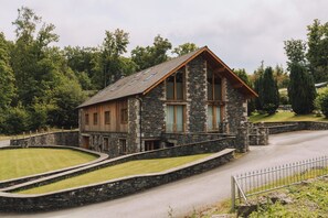 Exterior - Lake District Luxury Hideaway - Lambhowe Lodge (Crosthwaite)