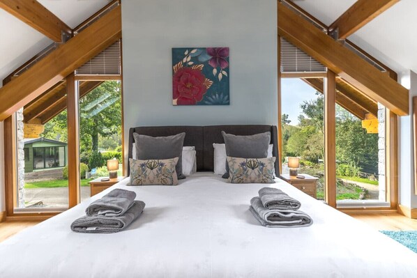 4 bedrooms, iron/ironing board, travel cot, WiFi