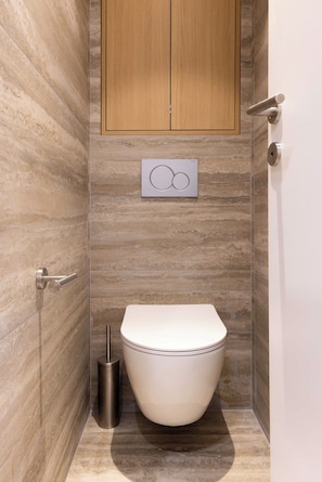 Apartment | Bathroom