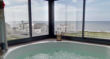 3-bedroom luxury house in serene St Helena Bay with AC, jacuzzi and much more