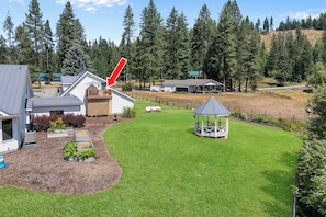 Property grounds - New Listing! Hayden Lake Guest House | Private Balcony & Lake Views (Hayden)