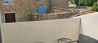 Serge Le Belge room 2 single bed with balcony
