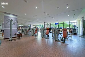 Fitness facility - bnbme | Anantara Resort Apartment in Dubai Palm (Dubai)
