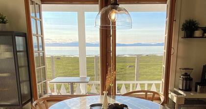 Quietude by the River - La dependance sur les battures