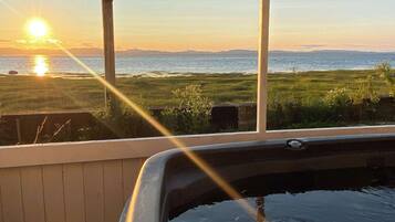 Tina de hidromasaje al aire libre