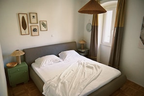 4 slaapkamers, een bureau, een strijkplank/strijkijzer, gratis wifi