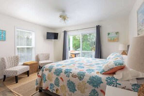 7 bedrooms, WiFi, bed sheets