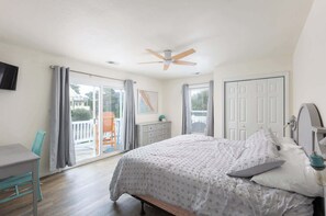 7 bedrooms, WiFi, bed sheets - Pool & Spa, Game Rm, Walking Distance to Beach & Shops (Duck)