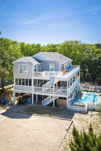 Pool & Spa, Game Rm, Short Walk to Beach & Shops!