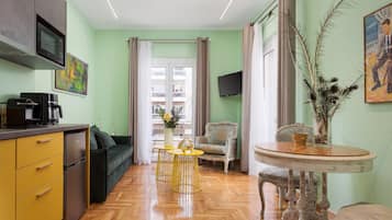 Smart TV 50 pulgadas con canales de televisión vía satélite, Netflix