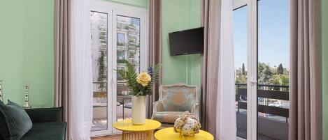 Hermes City Apartment | Wohnzimmer | 50-Zoll-Smart-TV mit Satellitenempfang, Netflix, Streaming-Dienste