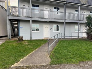 Exterior - Two Bedroom Superior Easy Access Apartment (Ilfracombe)