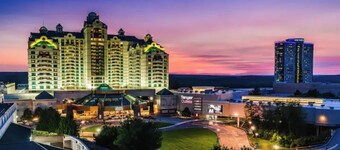 Cozy 2 Bed 1 Bath Near Downtown & Beaches