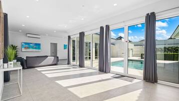 House (4 Bedrooms) | Property amenity